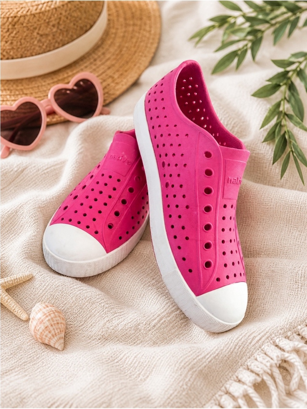 Native Shoes Jefferson Slip-On Sneakers Pink Rubber Perforated Kids/Youth Size 6